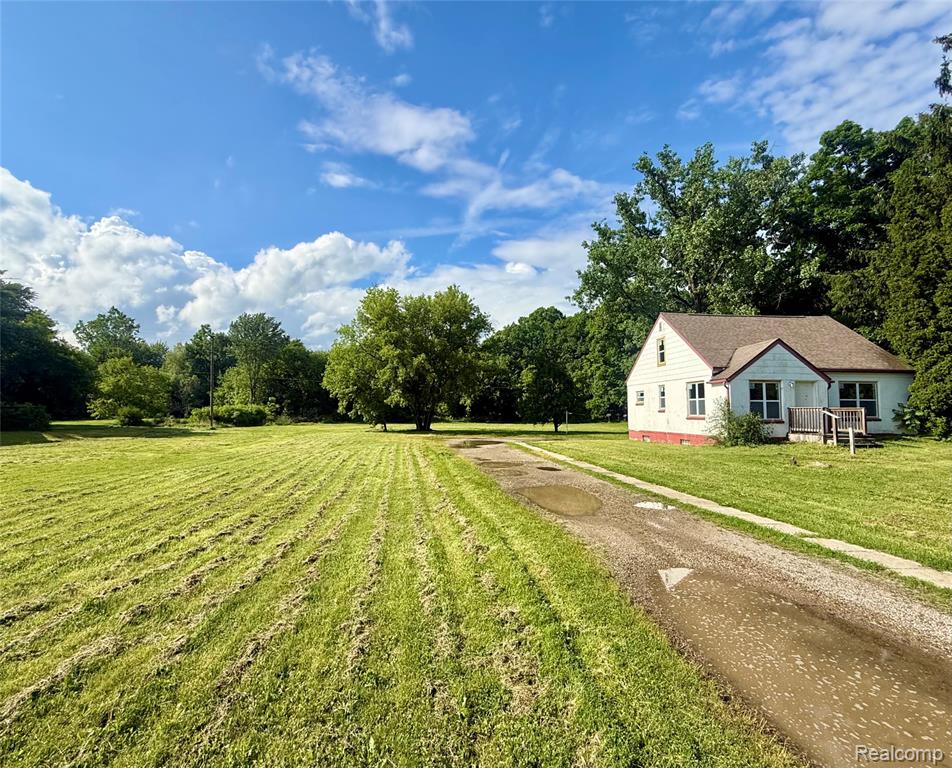 5388 Davison Road, Lapeer, MI 48446 — Photo 10