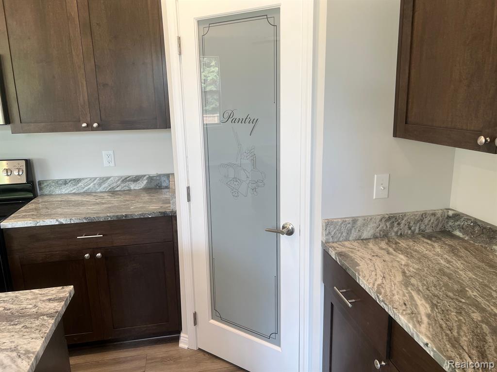 4128 SECLUDED PINES DR, Sterling Heights, MI 48314 — Photo 7