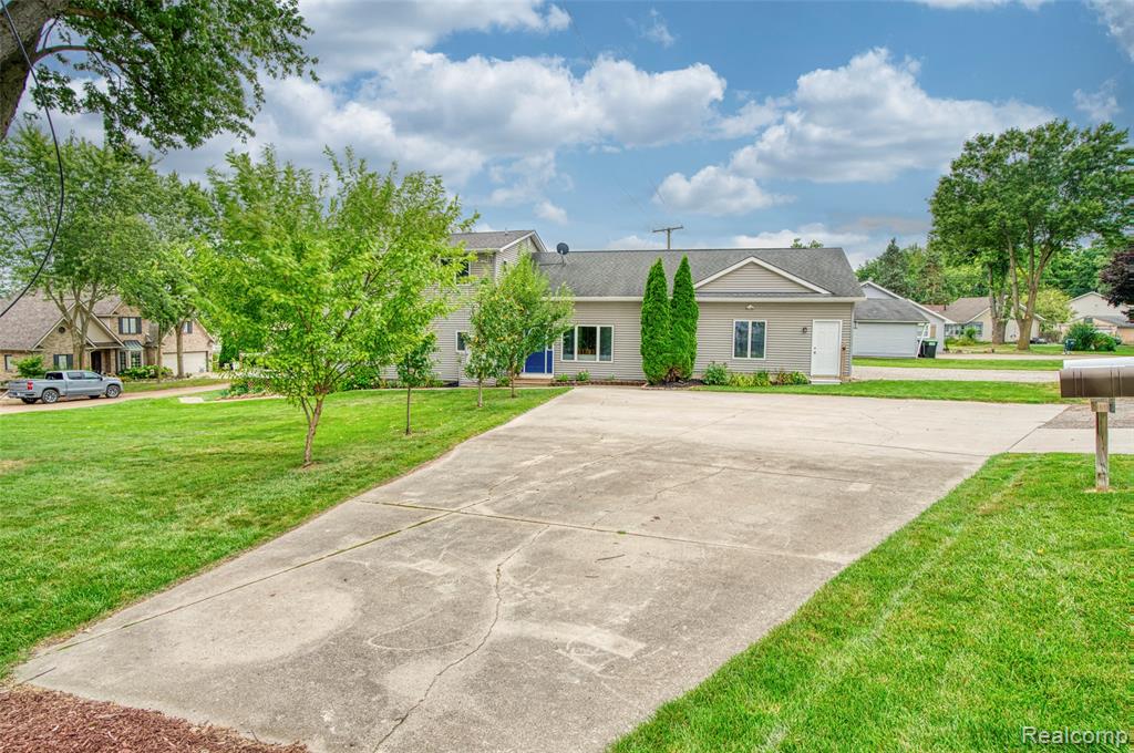 11728 Kenton Drive, Whitmore Lake, MI 48189 — Photo 48