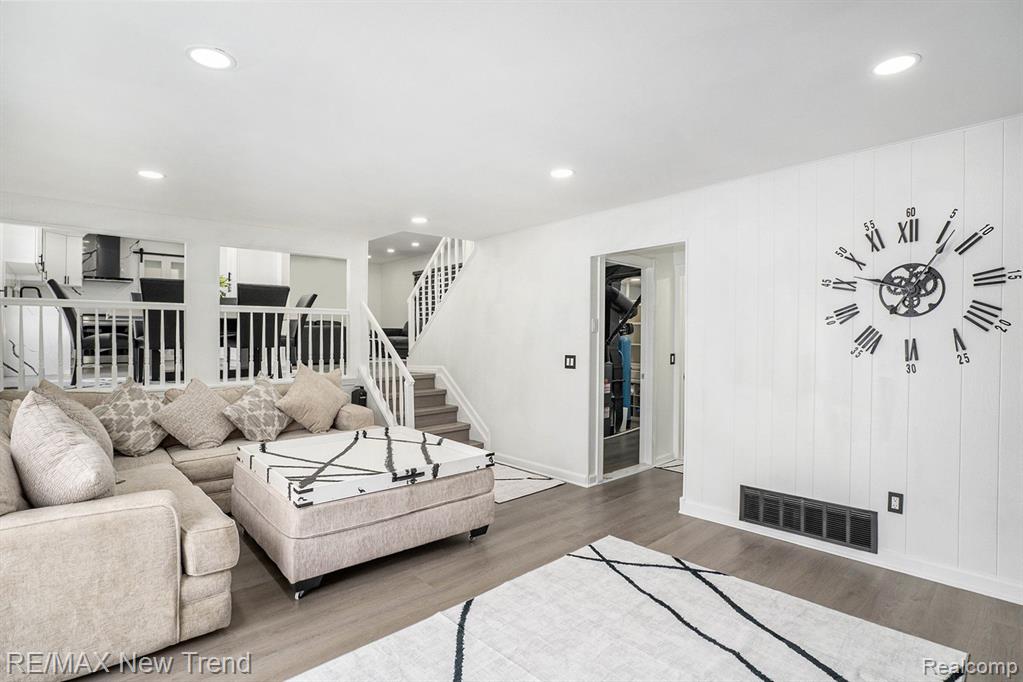 7135 CAPRI Drive, White Lake, MI 48383 — Photo 24