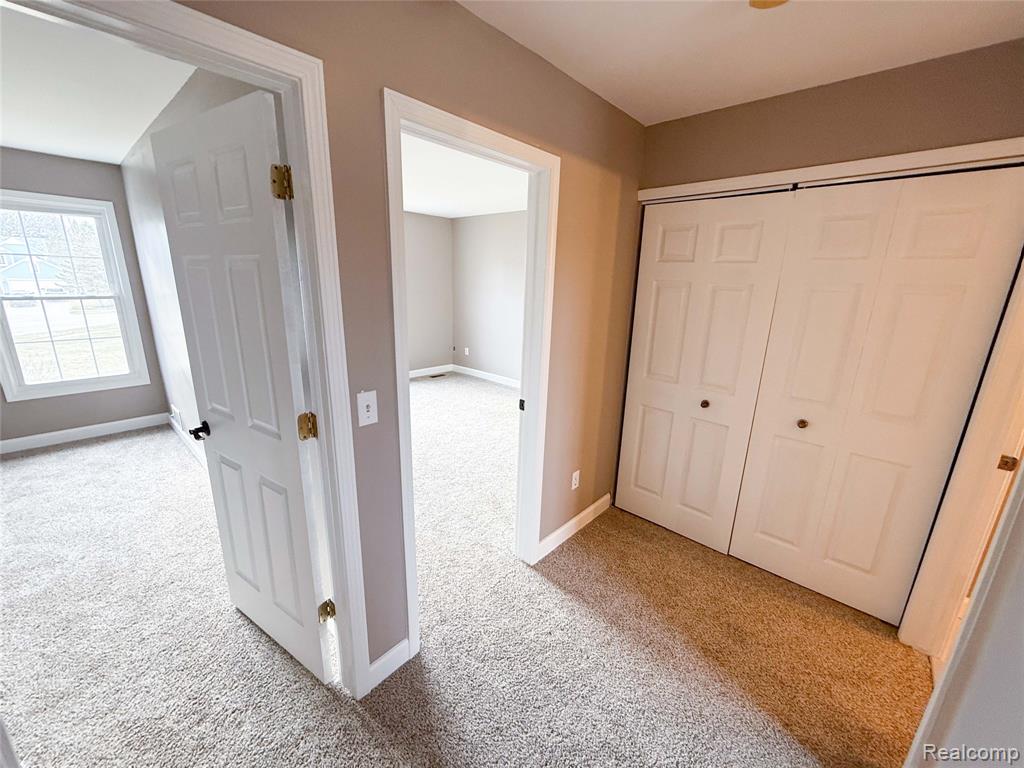 942 Linden Way, Auburn Hills, MI 48326 — Photo 14