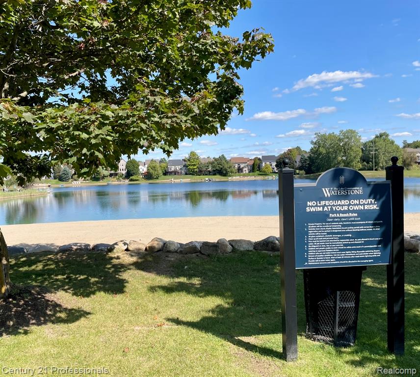 778 W Peninsula Court, Oxford, MI, 48371