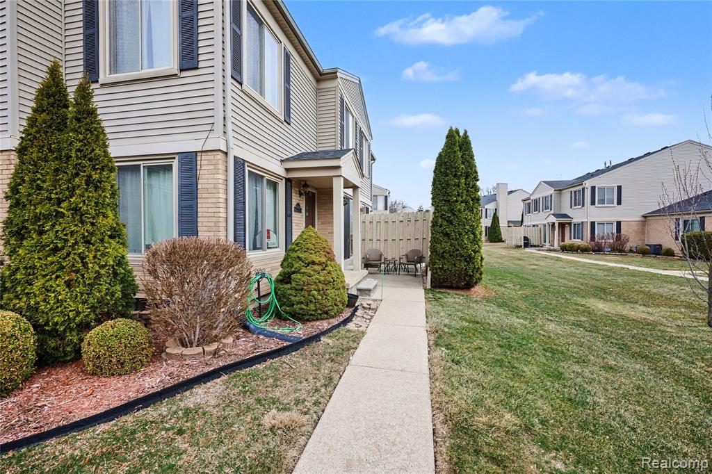 44582 Connecticut Court, Clinton Twp, MI 48038 — Photo 25
