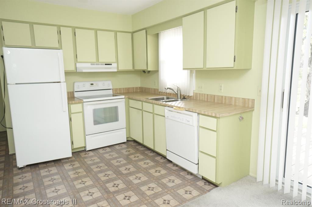 13378 N LAKE POINT Boulevard N, 2-4, Van Buren, MI 48111 — Photo 7