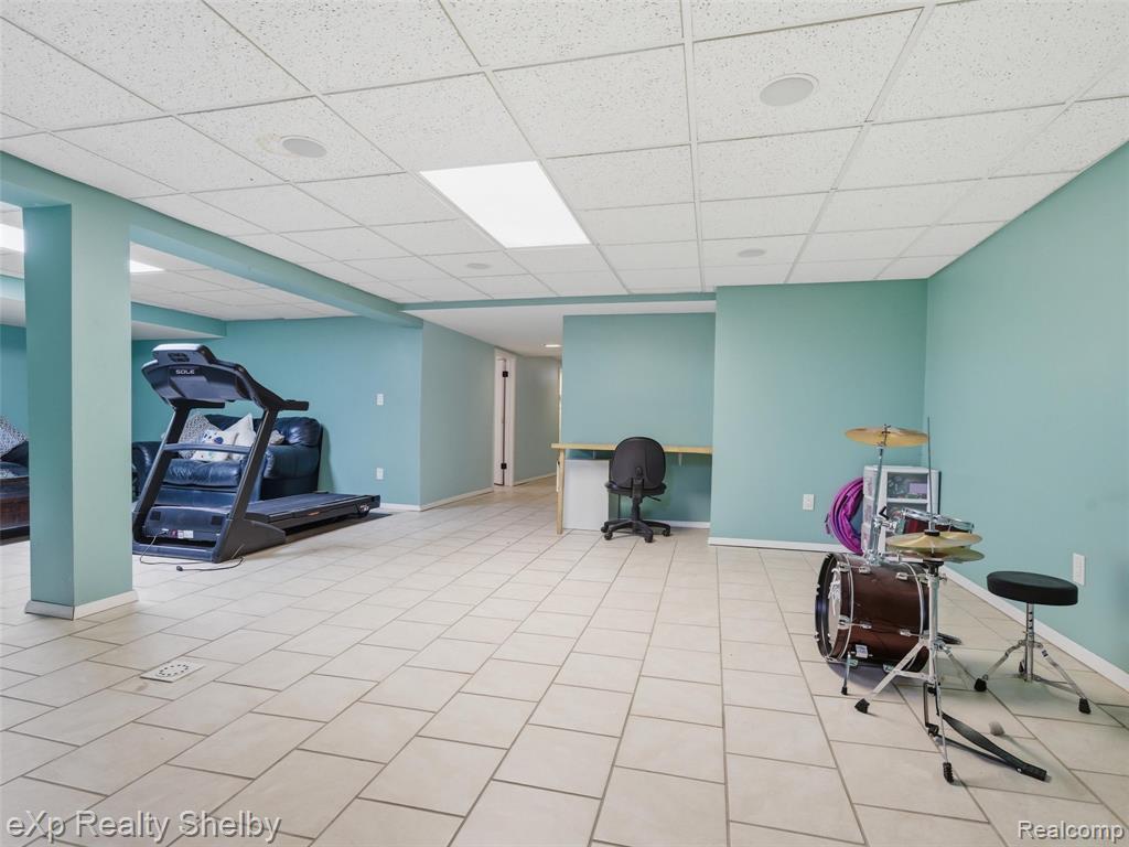 41670 Amberly Drive, Clinton Twp, MI 48038 — Photo 35