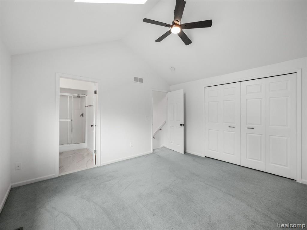 2581 S COMMERCE Road, Wolverine Lake, MI 48390 — Photo 12