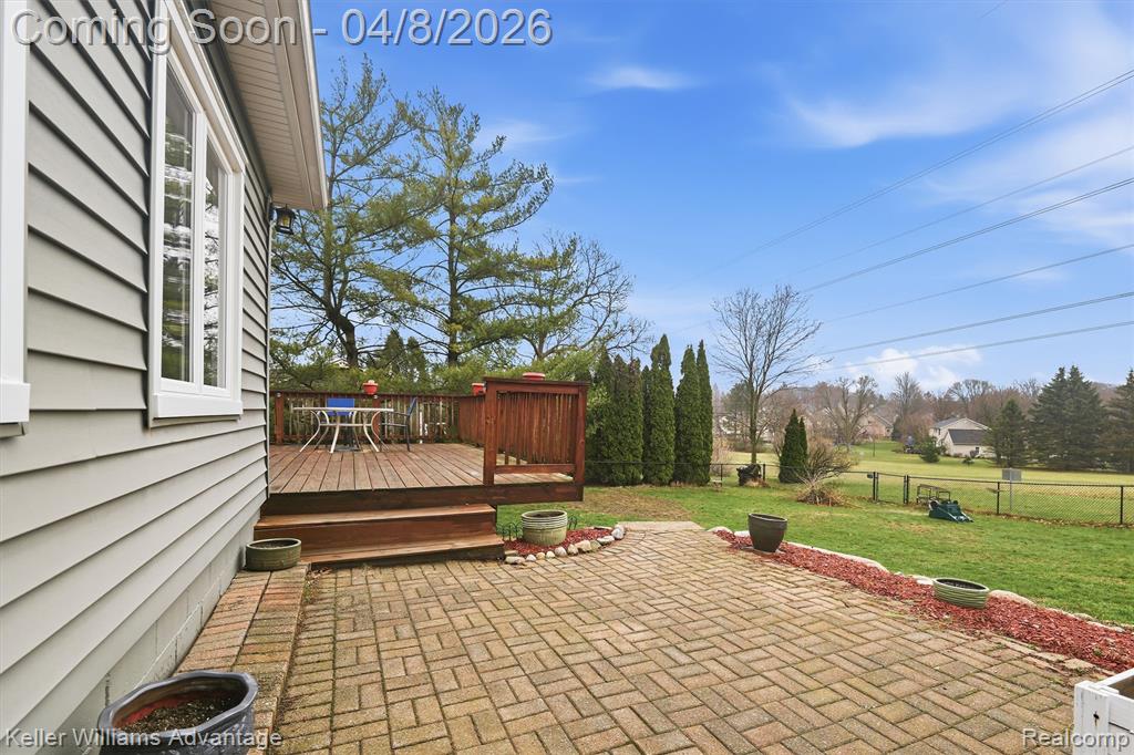 6385 Woodcrest Ridge, Clarkston, MI — Photo 38