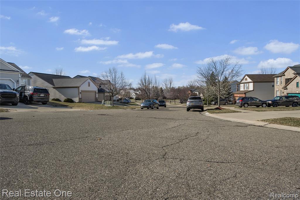 1575 Pebble Beach Drive, Pontiac, MI 48340 — Photo 39