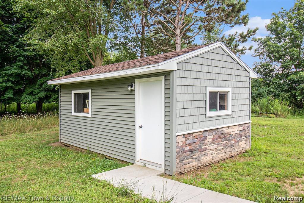 1282 N Van Vleet Road, Flushing, MI 48433 — Photo 37
