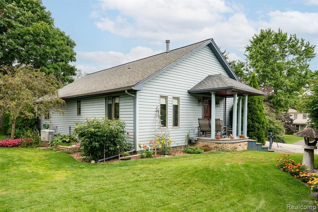 8637 Brazos Court, White Lake, MI — Photo 4