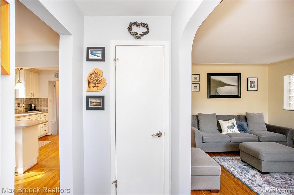 26725 Humber Street, Huntington Woods, MI — Photo 4