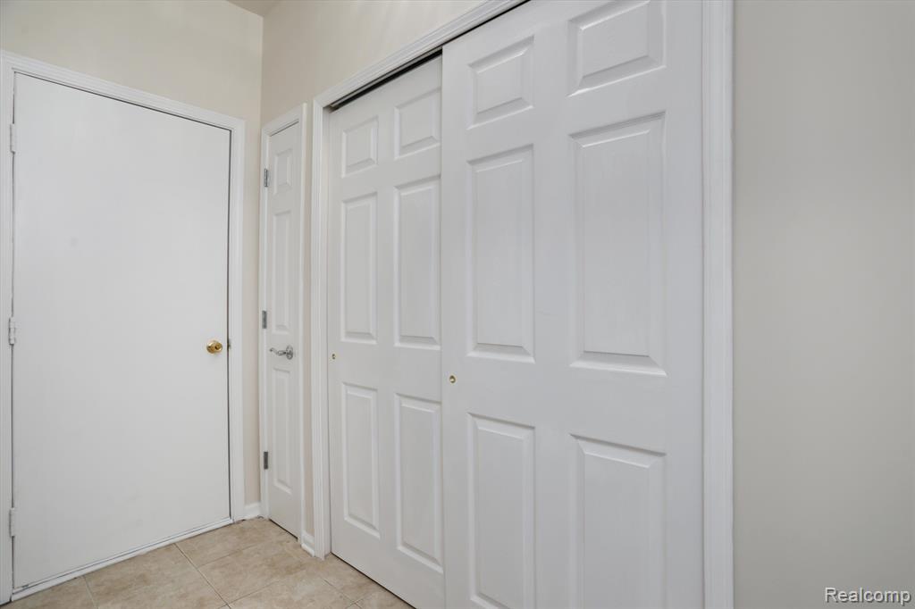 29340 DOUGLAS Drive, 132, Novi, MI 48377 — Photo 14