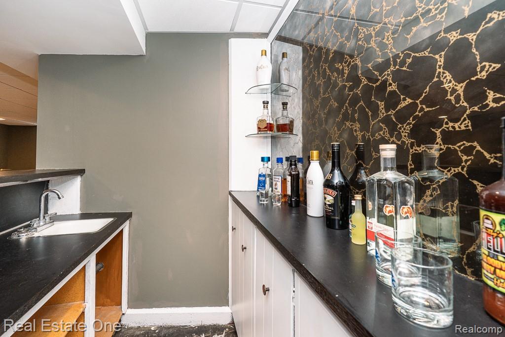 395 Wimpole Drive, Rochester Hills, MI 48309 — Photo 15
