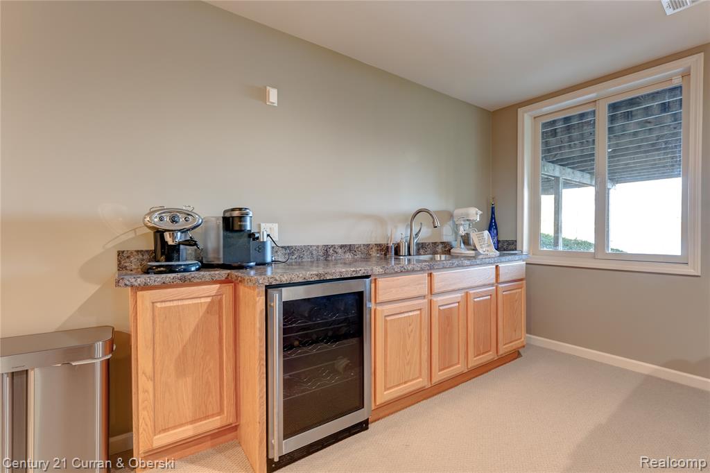 8308 Peninsular Drive, Fenton, MI 48430 — Photo 30