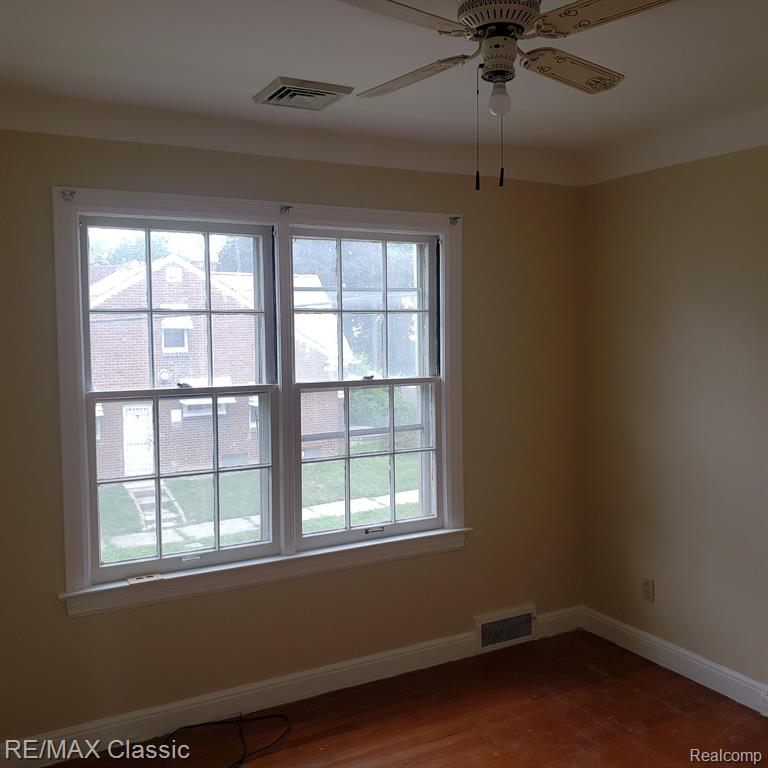 16215 and 16217 Greenview Avenue, Detroit, MI 48219 — Photo 14