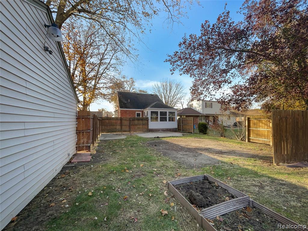 8212 Virgil Street, Dearborn Heights, MI 48127 — Photo 5