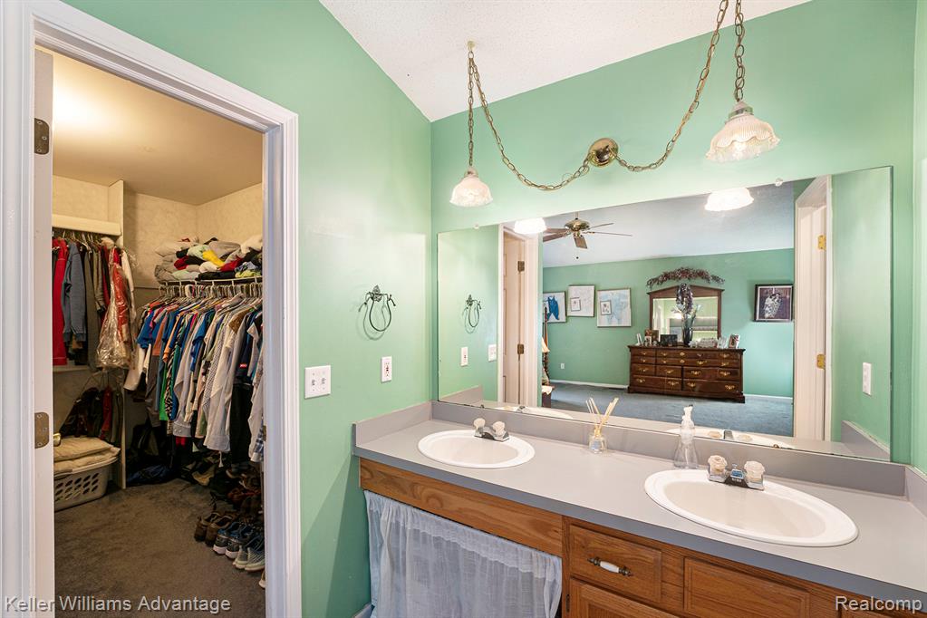 7231 Timber Ridge Trail, Westland, MI — Photo 12