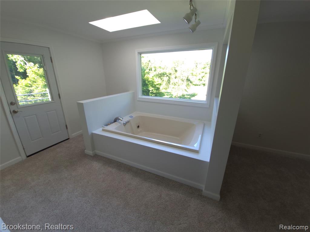 4890 Whipple Lake Road, Clarkston, MI 48348 — Photo 27