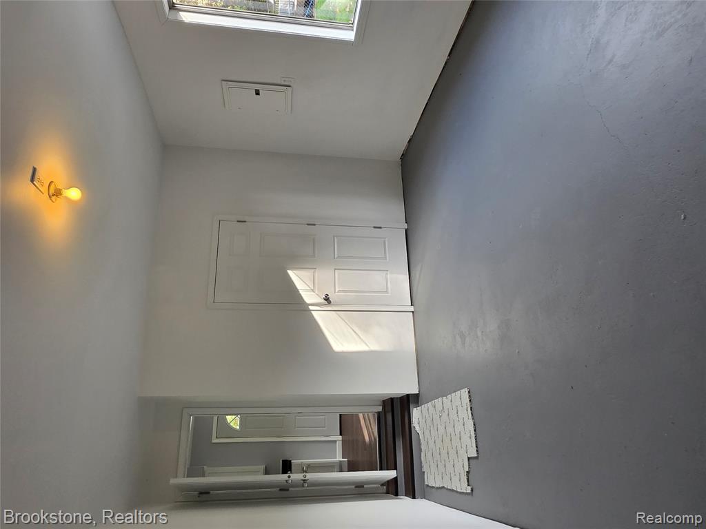 420 Sunnyside Drive, Flushing, MI 48433 — Photo 13