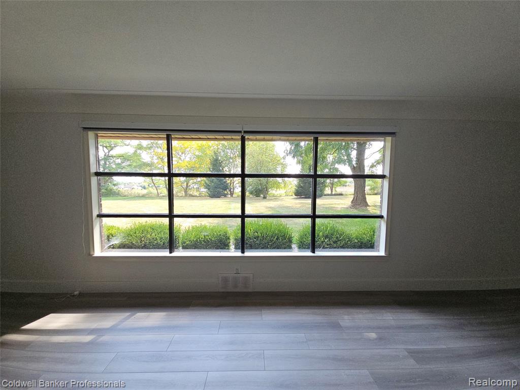 58540 Grand River Avenue, New Hudson, MI 48165 — Photo 16