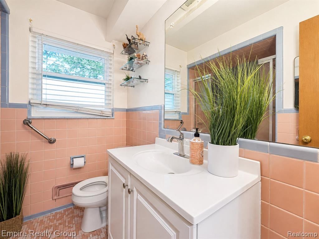 17300 Buckingham Avenue, Beverly Hills, MI 48025 — Photo 17