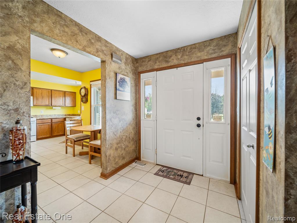 8907 McColl Side Road, Brighton, MI 48116 — Photo 3