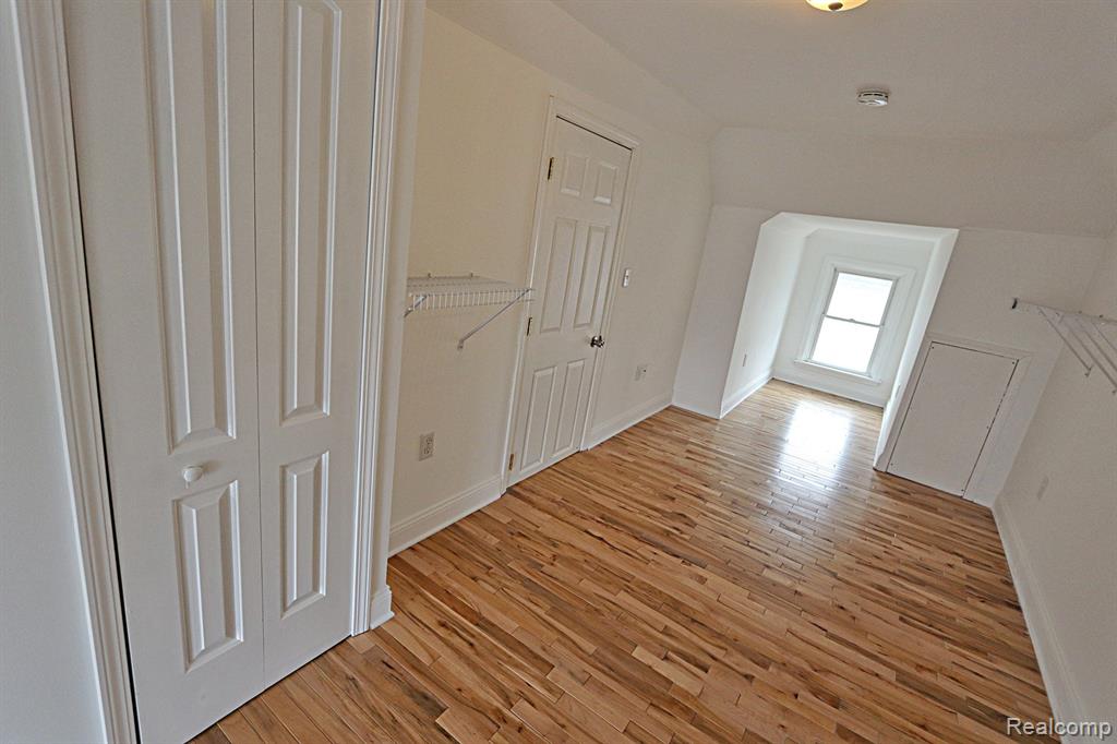 802 E 11 MILE Road, Royal Oak, MI 48067 — Photo 21
