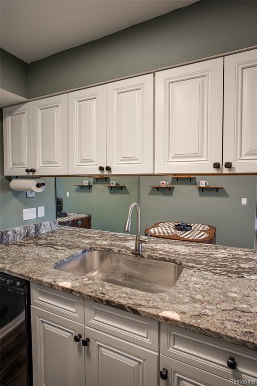 16432 Clarkson Drive, 61, Fraser, MI 48026 — Photo 9
