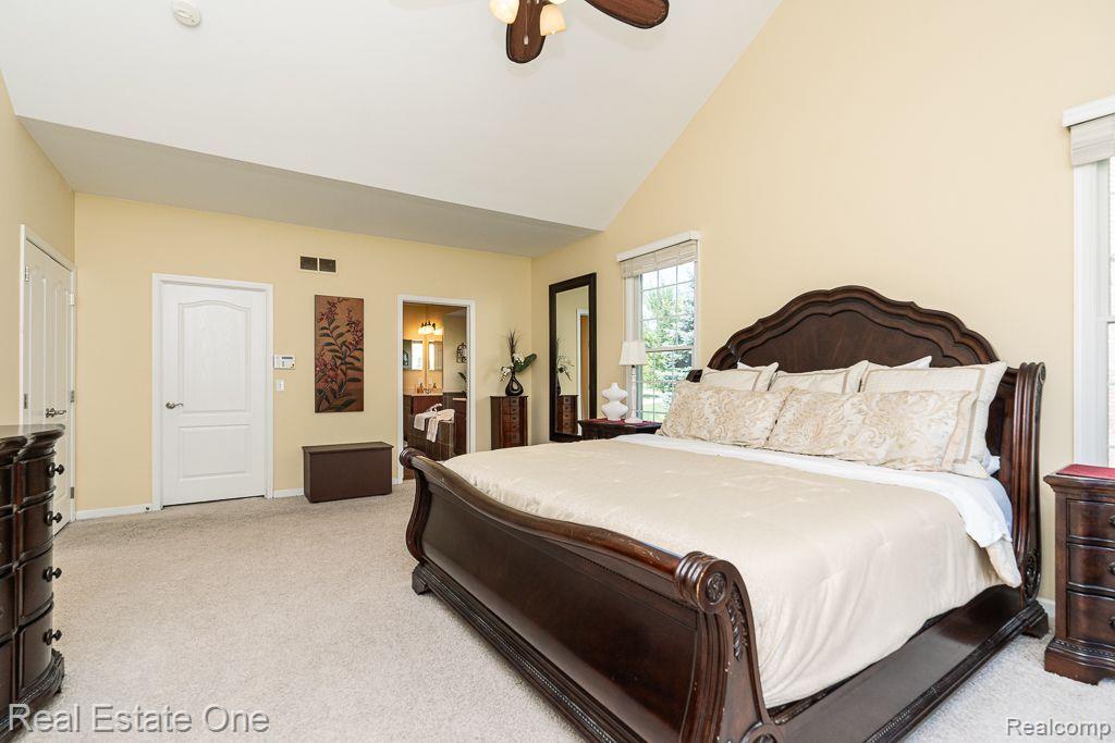 523 WYNSTONE Circle N, Oakland, MI — Photo 26