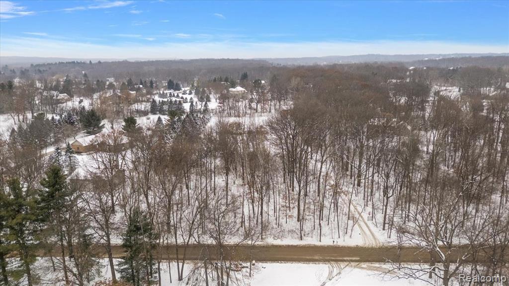 700 W Maple Road, Milford, MI 48381 — Photo 17