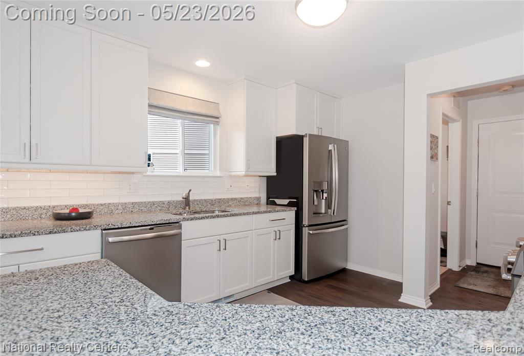 21826 Hanover Drive, Macomb, MI 48042 — Photo 13