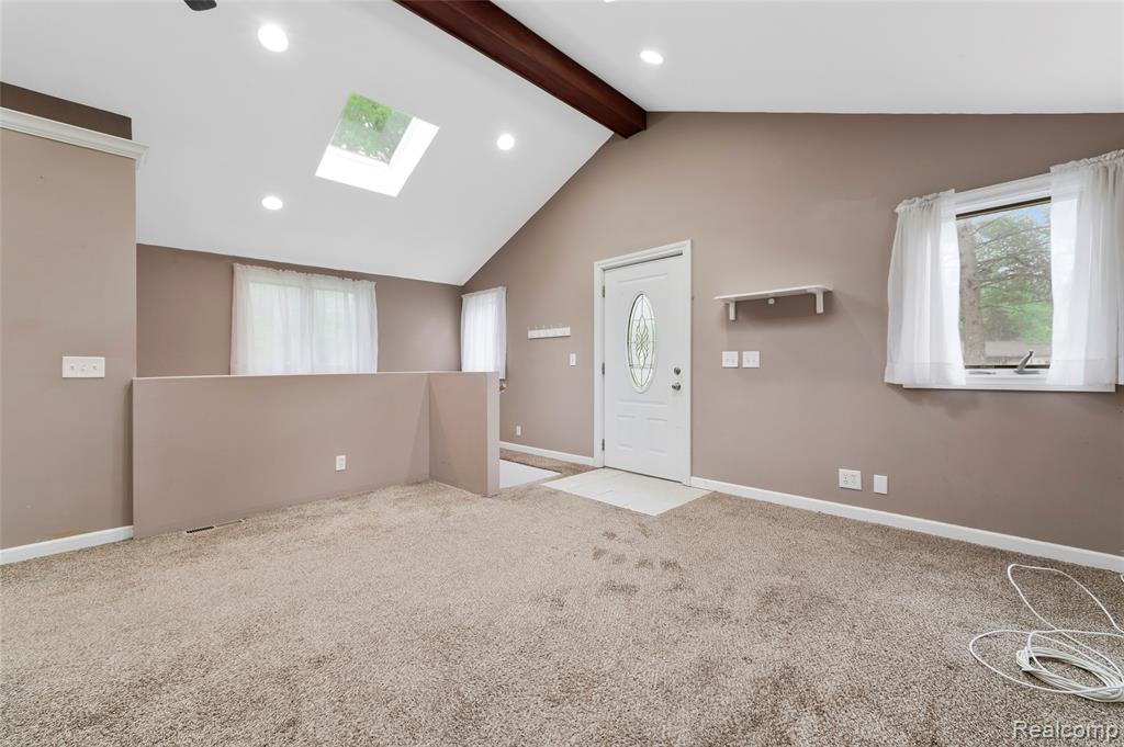 811 Miller Road, Lake Orion, MI 48362 — Photo 9