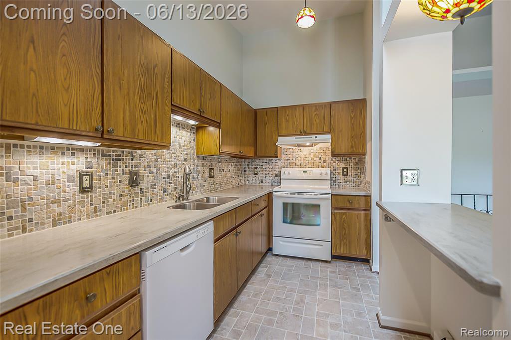 62292 Yorktown Drive, 2, South Lyon, MI 48178 — Photo 14