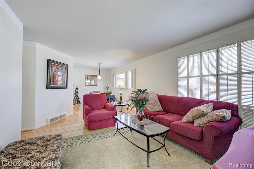 705 BUTTERNUT Avenue, Royal Oak, MI 48073 — Photo 2