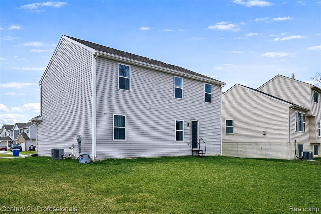 1666 Golfview Drive, Ypsilanti, MI 48198 — Photo 5