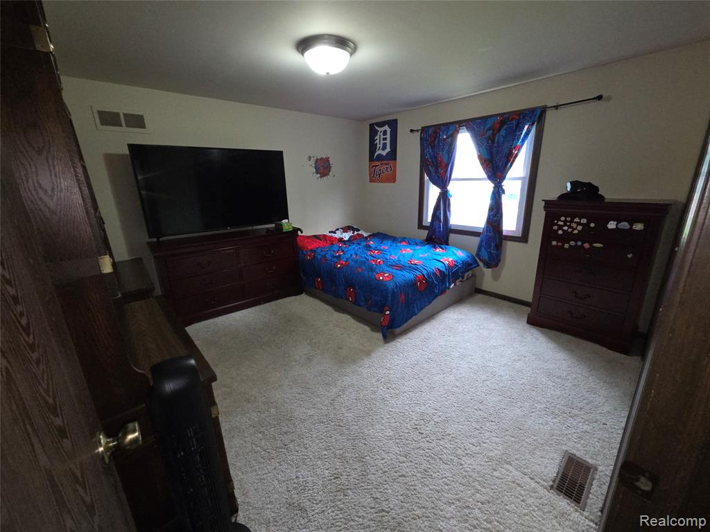 5379 Winchester Drive, Troy, MI 48085 — Photo 24