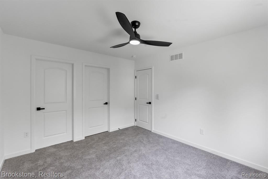 510 Alpeana Street, Auburn Hills, MI 48326 — Photo 16