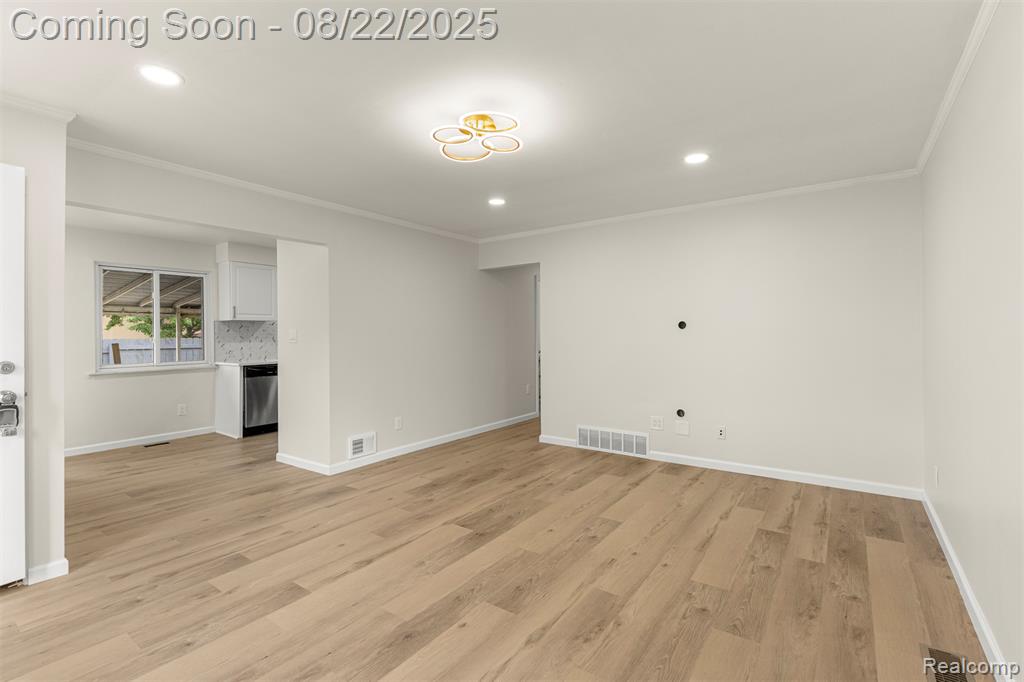 7001 Belton ST Street, Garden City, MI — Photo 6