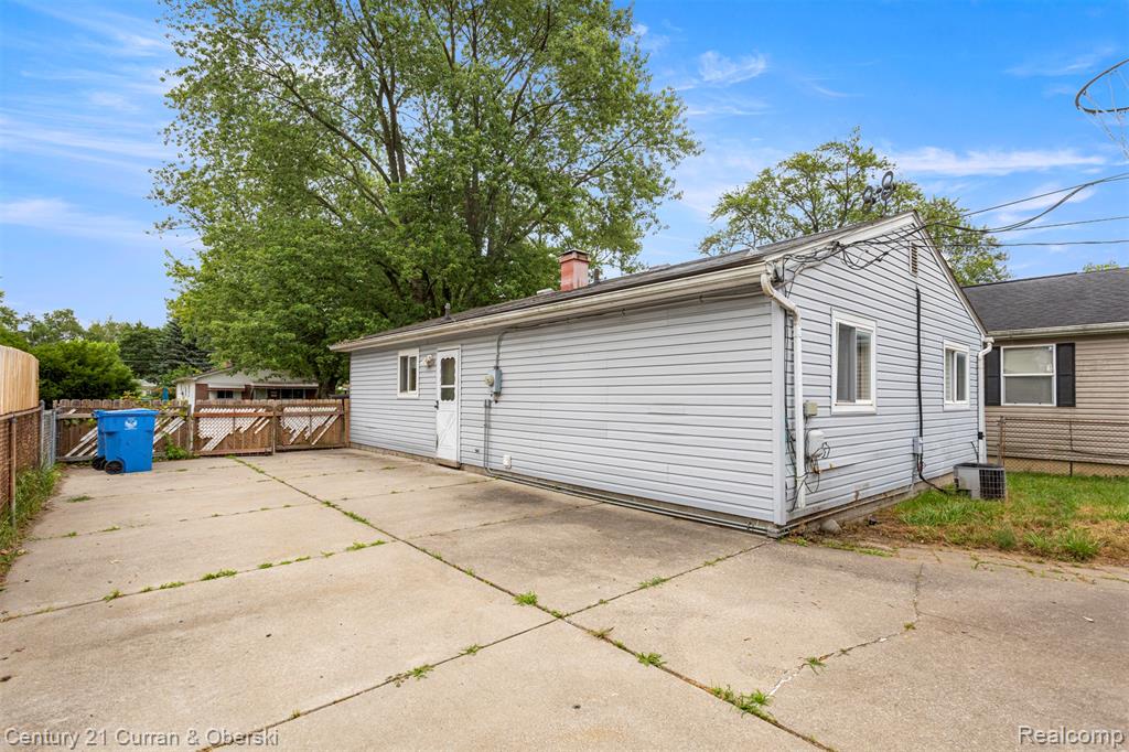 4924 HAZEL Street, Dearborn Heights, MI 48125 — Photo 27