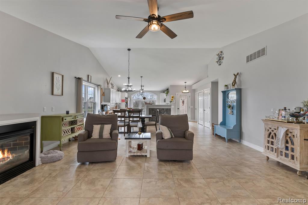 5188 Walkabout Lane, Swartz Creek, MI 48473 — Photo 13