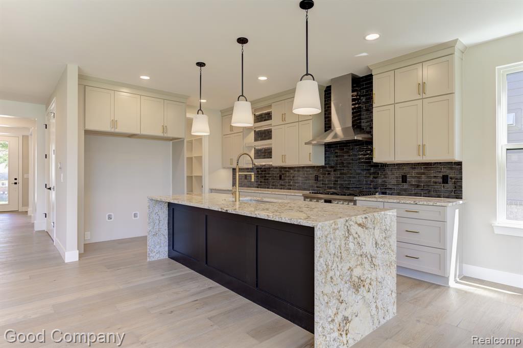 808 Irving Avenue, Royal Oak, MI 48067 — Photo 17