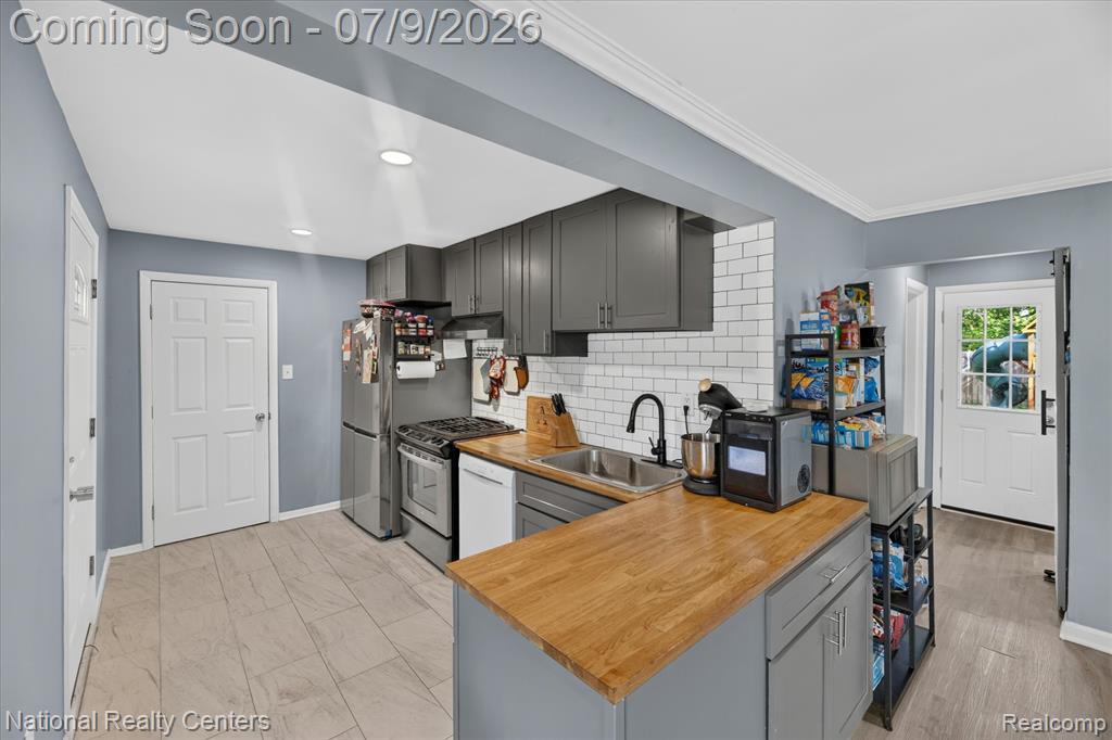 4714 Monterey Avenue, Clarkston, MI 48348 — Photo 6