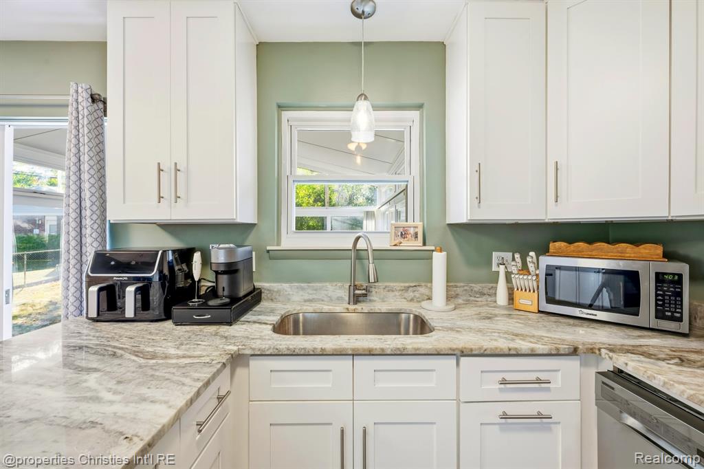 549 Provincetown Lane, Plymouth, MI 48170 — Photo 10
