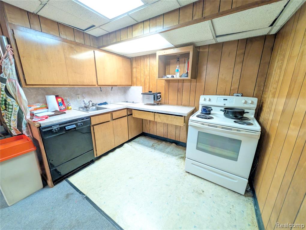 16012 Moross Road, Detroit, MI 48205 — Photo 32