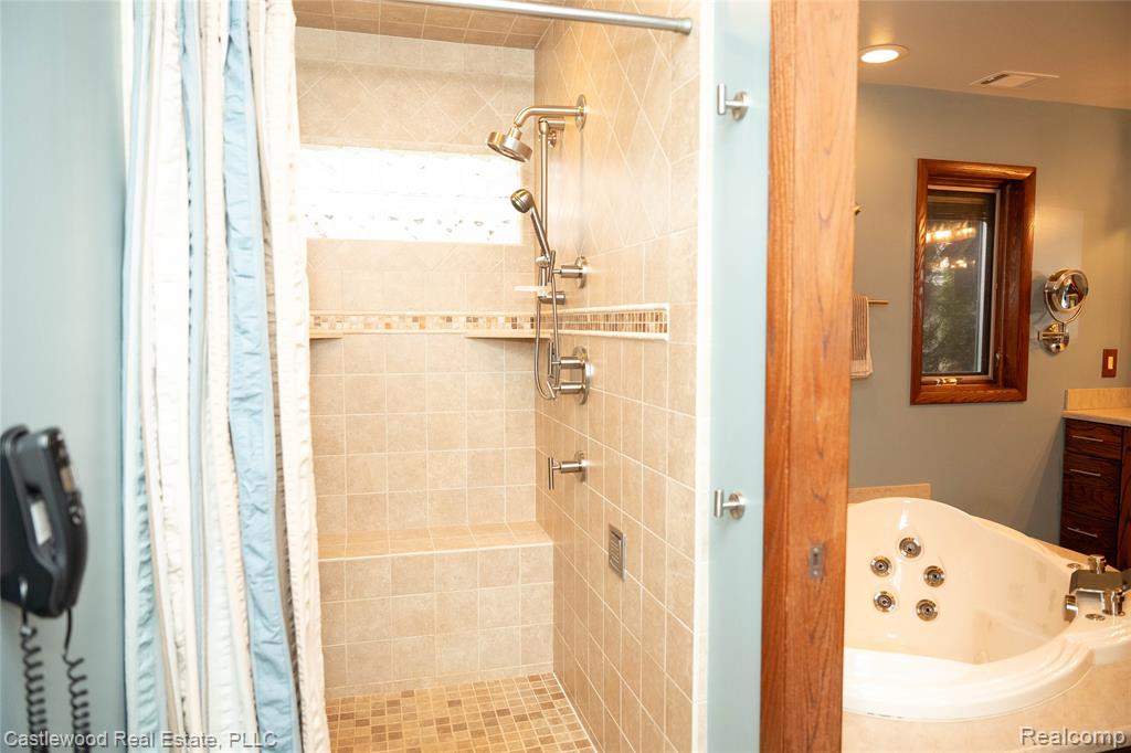 1625 Ridge Road, Highland, MI 48356 — Photo 33