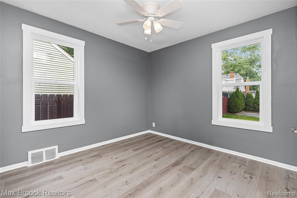 808 N Edgeworth Avenue, Royal Oak, MI 48067 — Photo 18