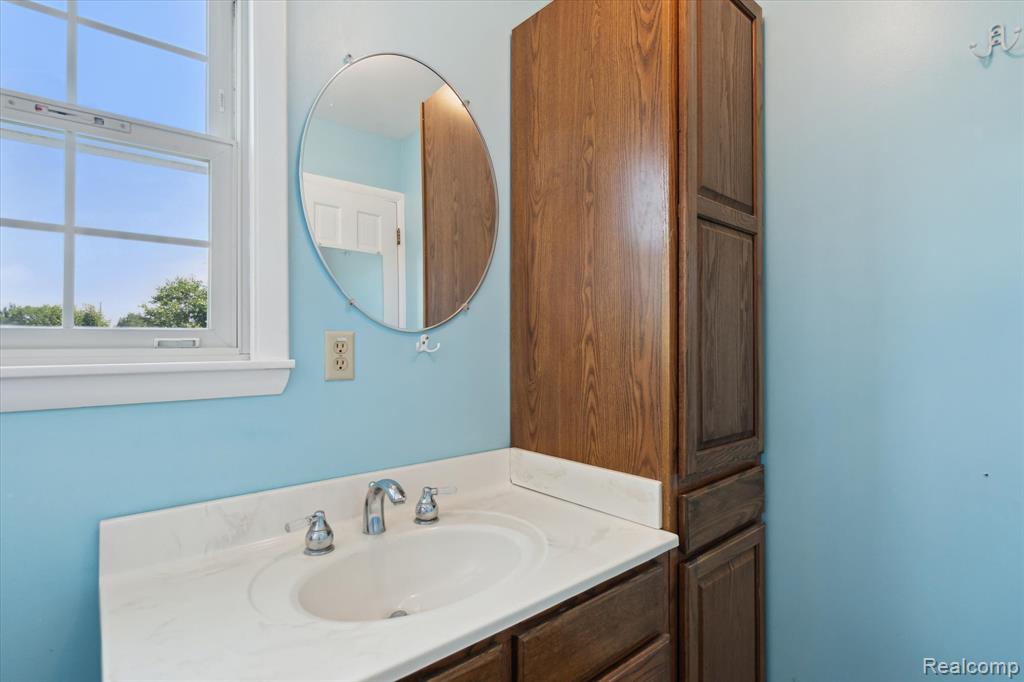 9227 Hogan Road, Fenton, MI 48430 — Photo 27