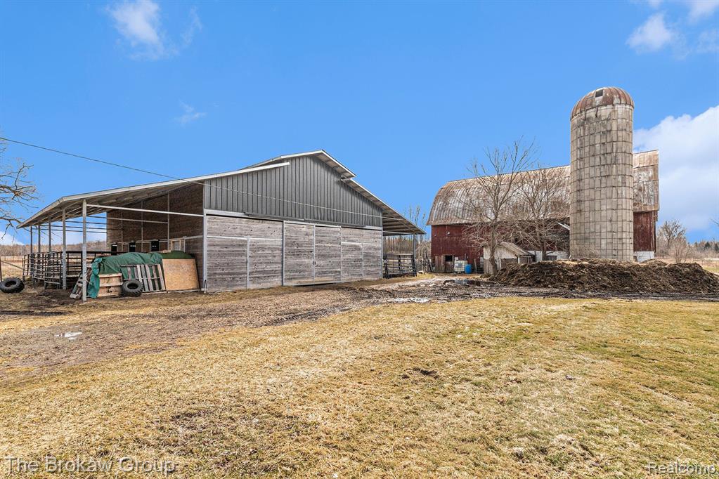 9448 WASHBURN Road, Columbiaville, MI 48421 — Photo 6