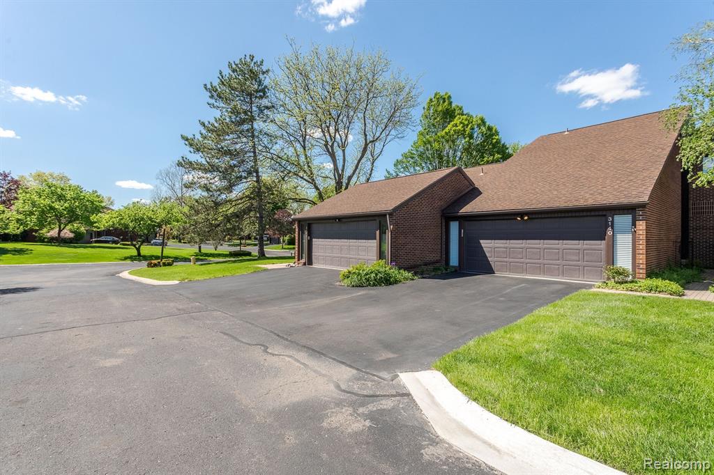 3140 LINDENWOOD Drive, Dearborn, MI 48120 — front exterior