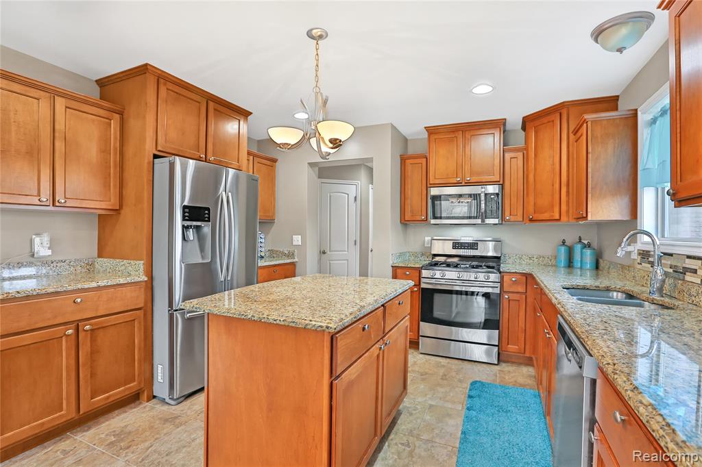 52142 Pawnee Drive, Macomb, MI 48042 — Photo 12